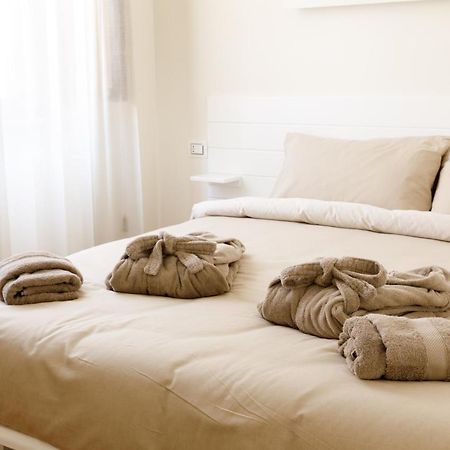 I Vicoli Exclusive Apartments Fondi Eksteriør bilde